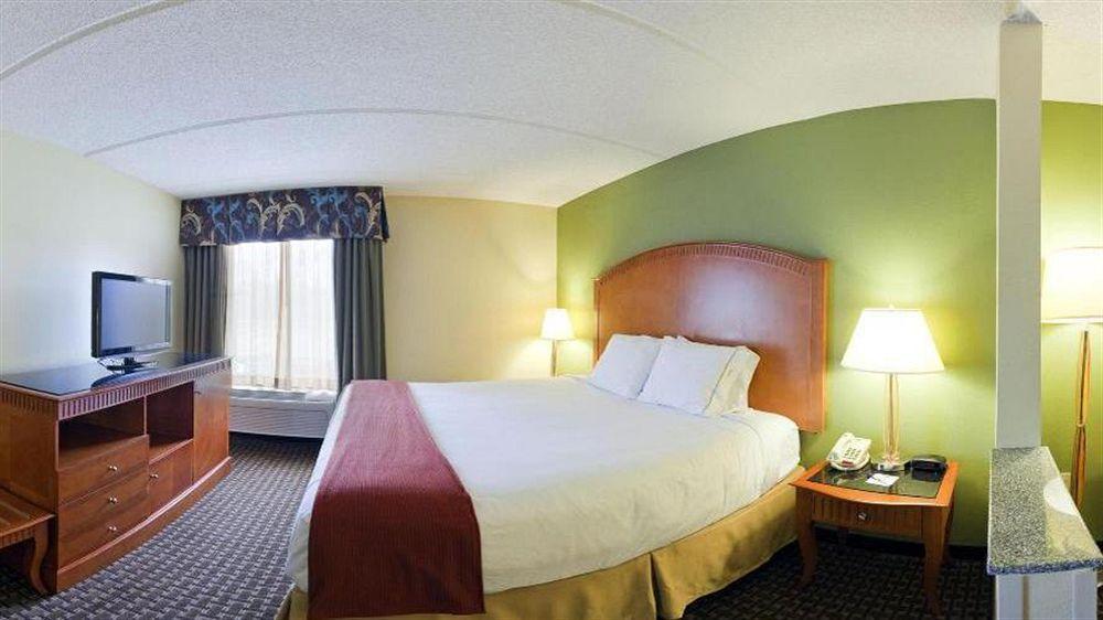 Holiday Inn Express & Suites Charlotte Arpt-Belmont By Ihg Dış mekan fotoğraf