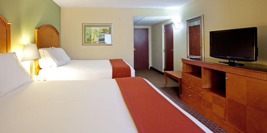 Holiday Inn Express & Suites Charlotte Arpt-Belmont By Ihg Dış mekan fotoğraf