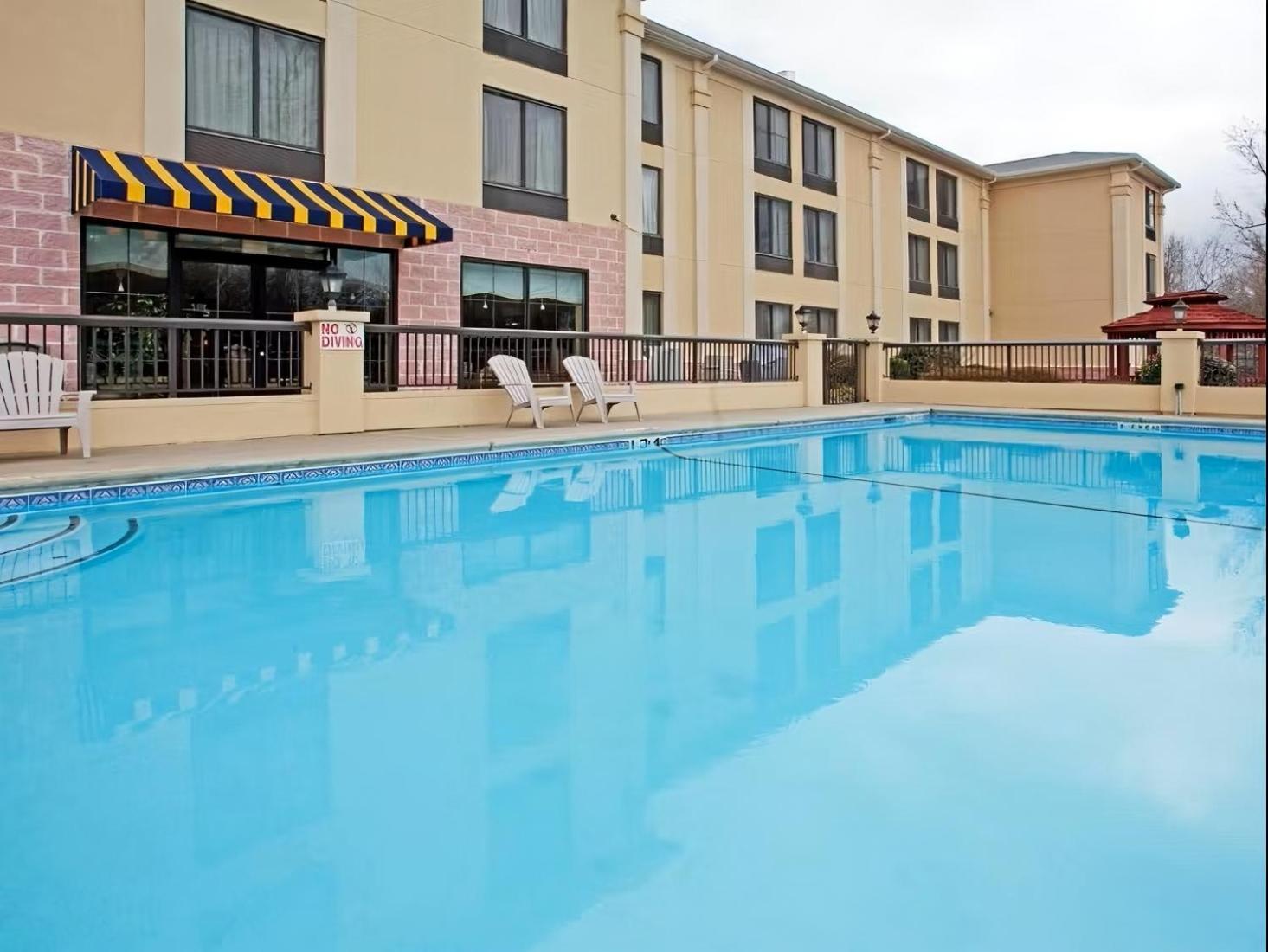 Holiday Inn Express & Suites Charlotte Arpt-Belmont By Ihg Dış mekan fotoğraf