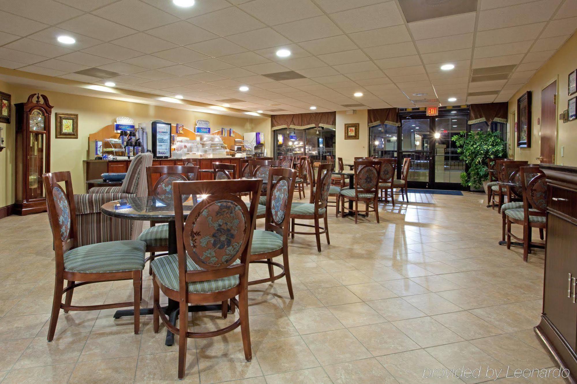 Holiday Inn Express & Suites Charlotte Arpt-Belmont By Ihg Dış mekan fotoğraf