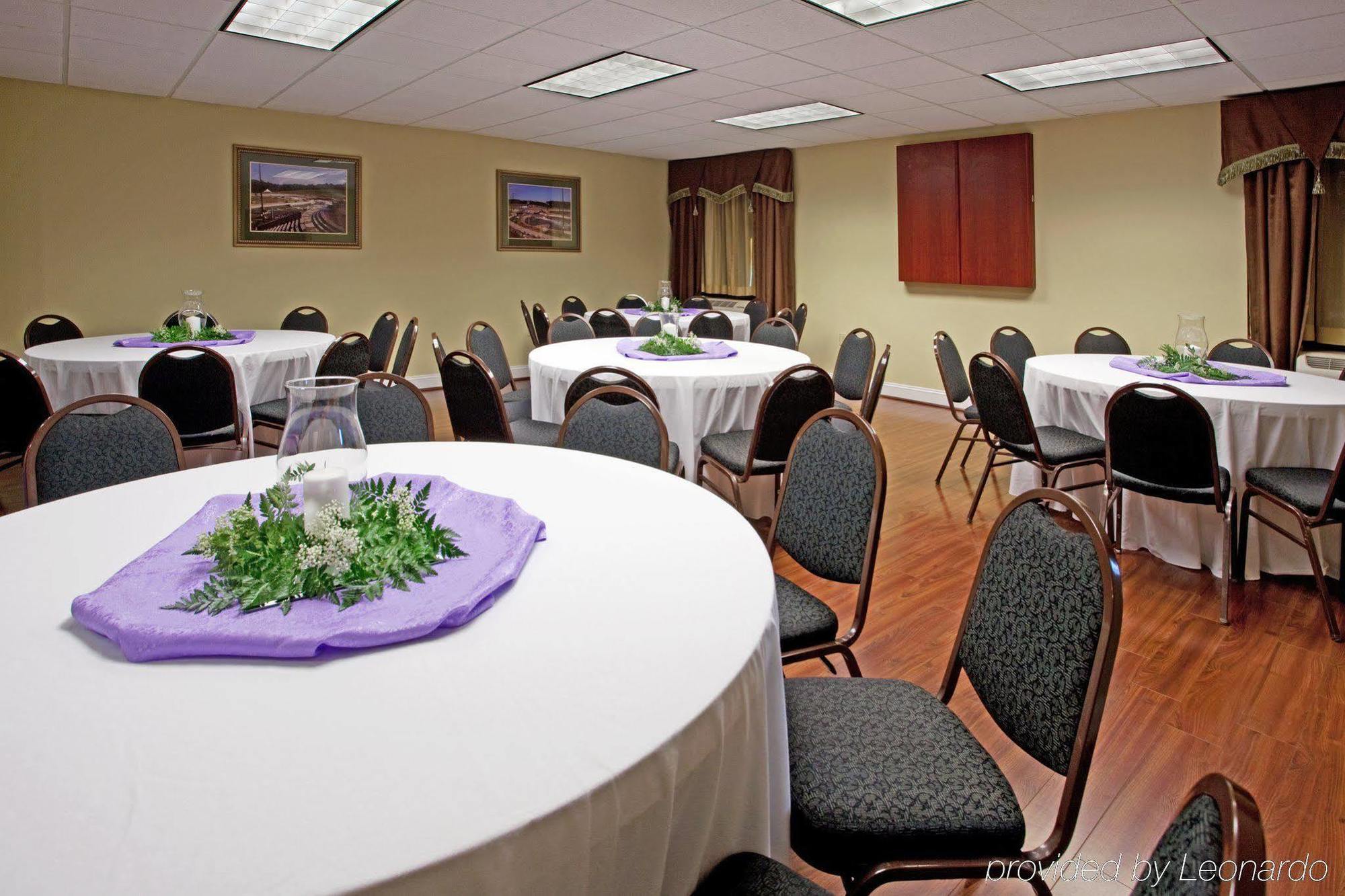 Holiday Inn Express & Suites Charlotte Arpt-Belmont By Ihg Dış mekan fotoğraf