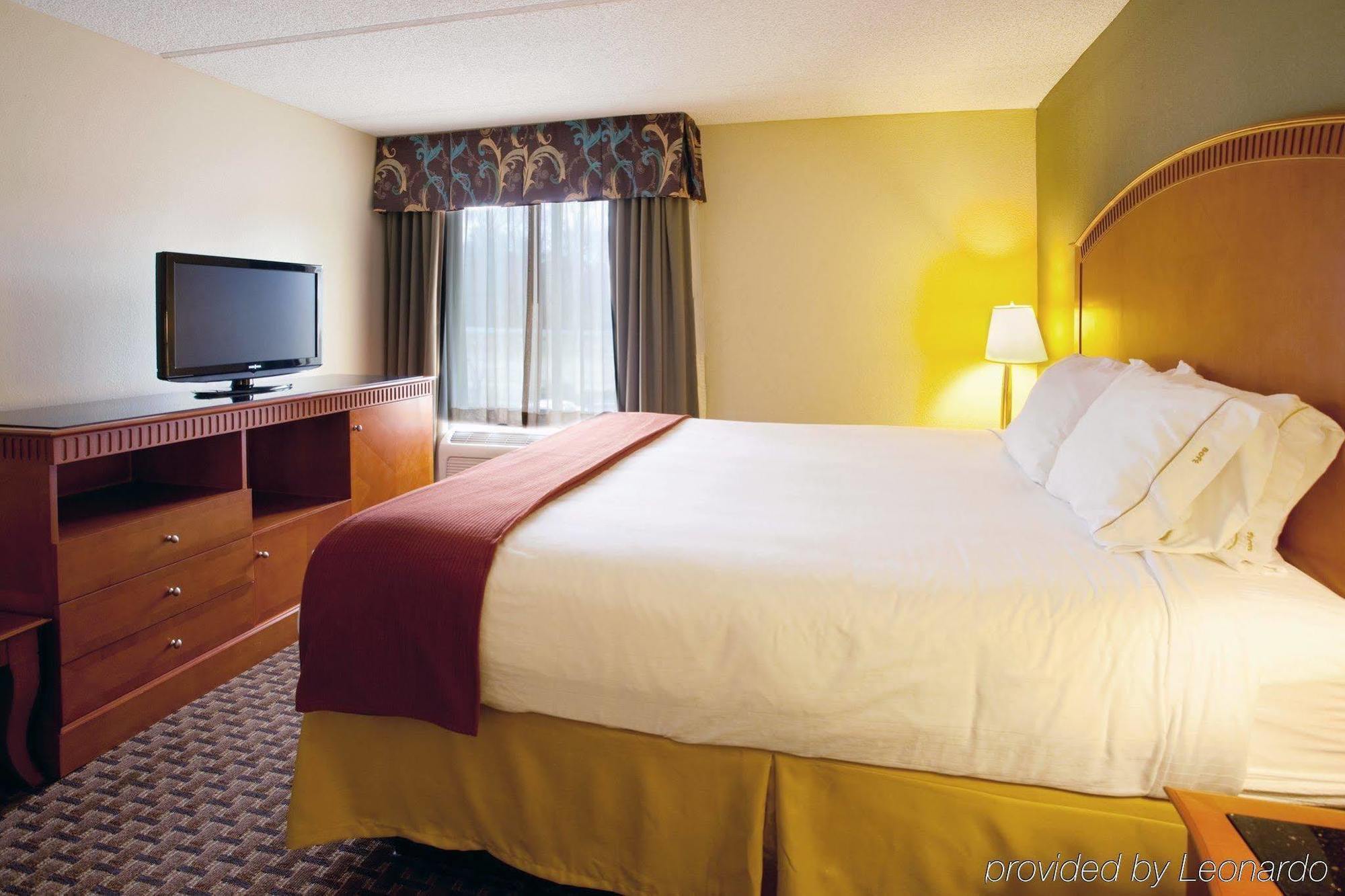 Holiday Inn Express & Suites Charlotte Arpt-Belmont By Ihg Oda fotoğraf