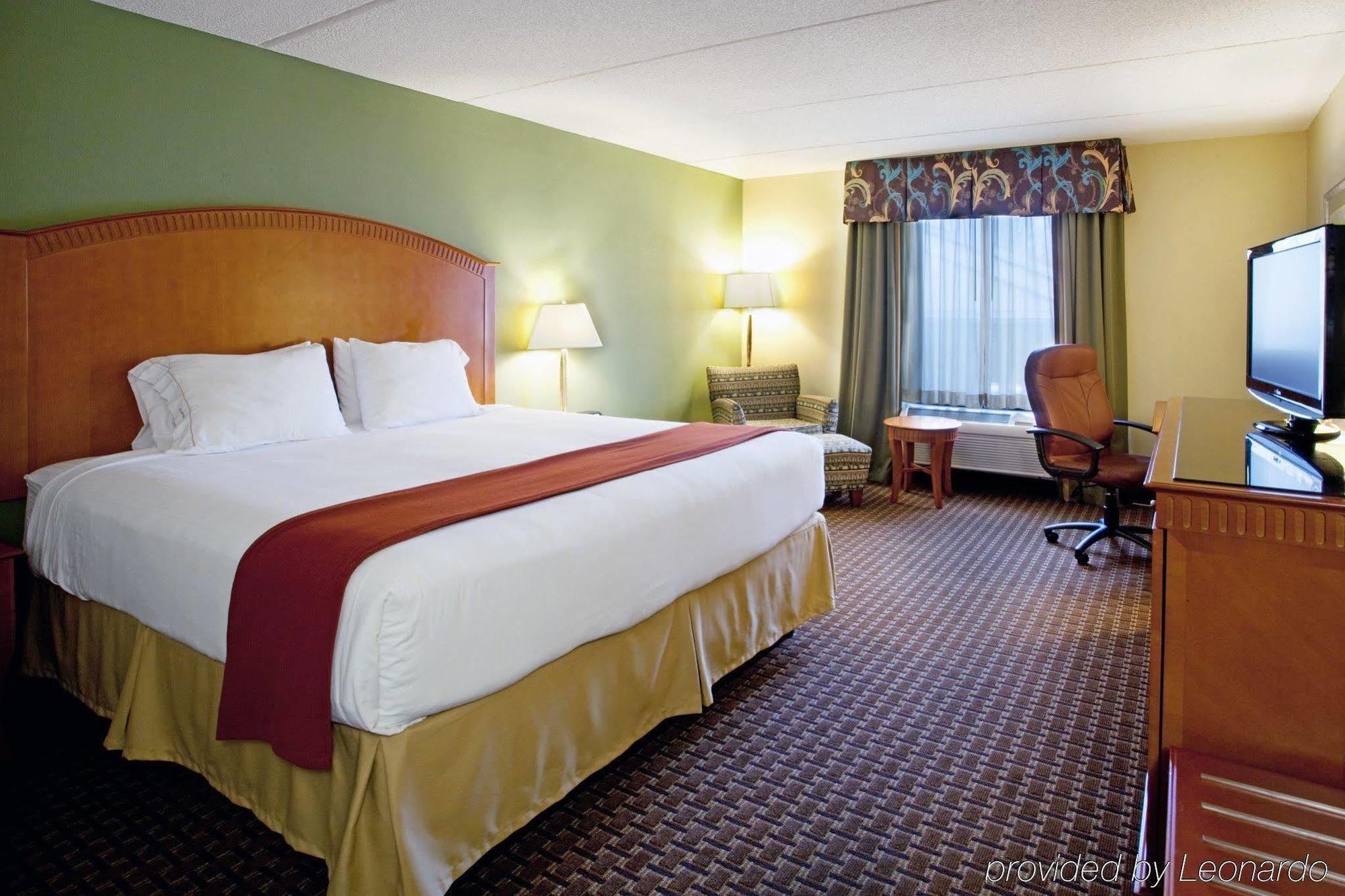 Holiday Inn Express & Suites Charlotte Arpt-Belmont By Ihg Dış mekan fotoğraf